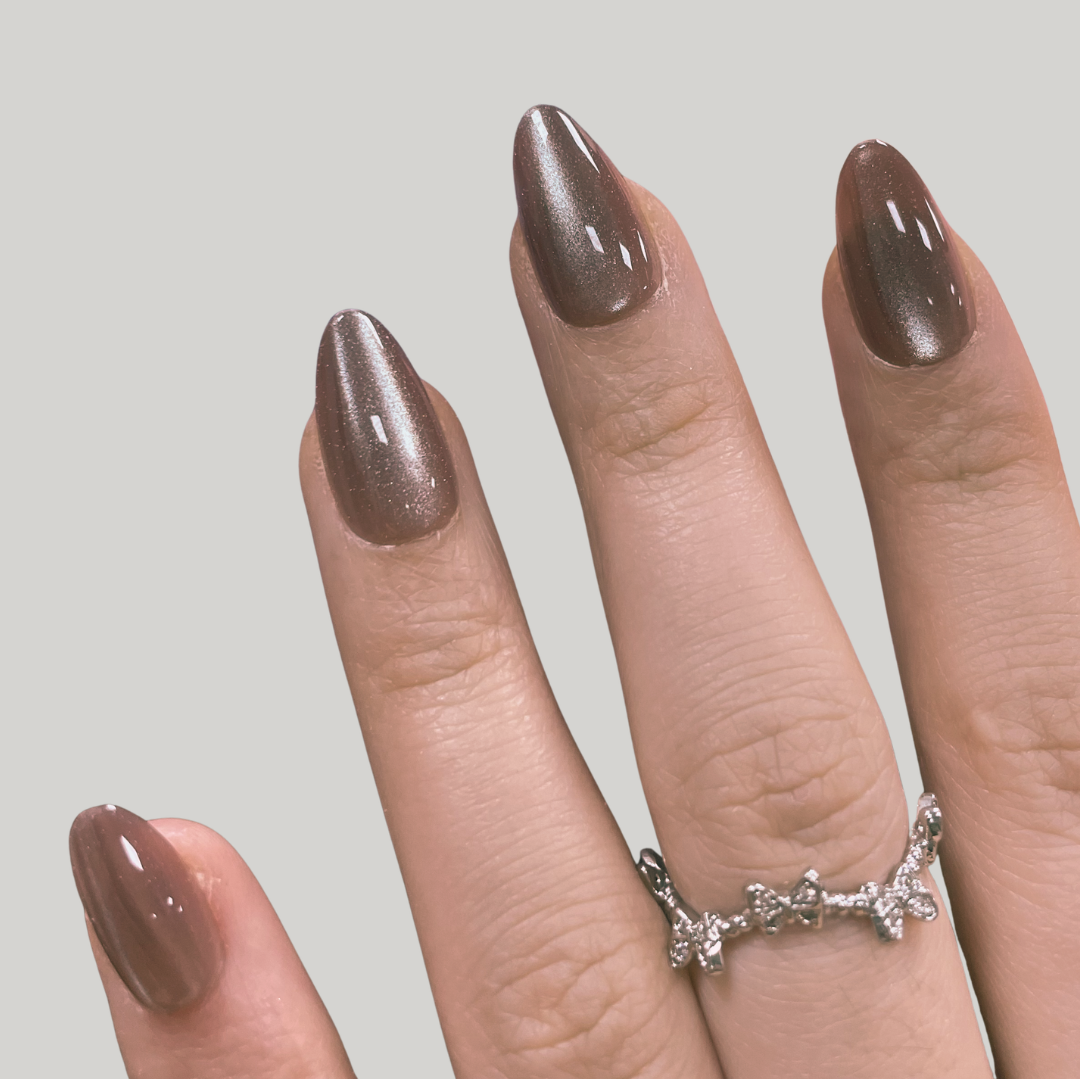 cat eye bruin nagels
